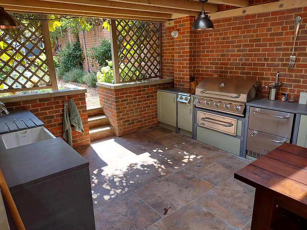 Outdoor Worktops: Transforming Gardens into Elegant Living Spaces